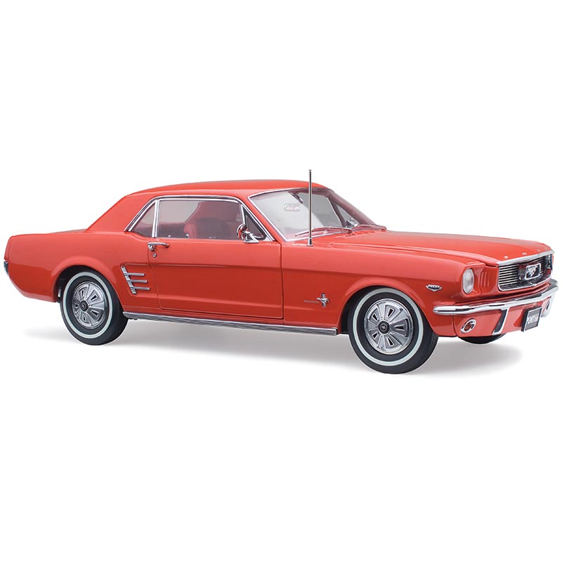 CLASSIC CARLECTABLES 1:18 FORD 1966 PONY MUSTANG - SIGNAL FLARE RED - 43-18804