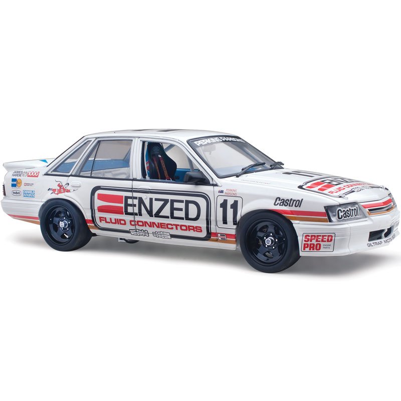 CLASSIC CARLECTABLES 1/18 HOLDEN HK COMMODORE 1986 BATHURST - 18785